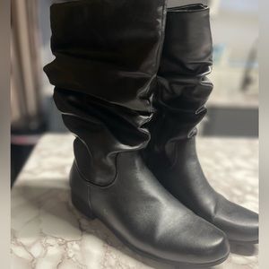 St. John's Bay Shoes Women's Size 8.5 Black Jarrett Block Heel Boots